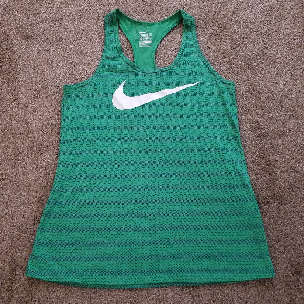 💜Nike Medium Workout Tank